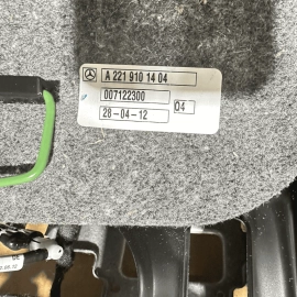 Mercedes W221 S550 2007-2013 Front Driver Lower Seat Frame & Bladder Bolster OEM Mercedes W221 S550 2007-2013 Front Driver Lower Seat Frame & Bladder Bolster OEM