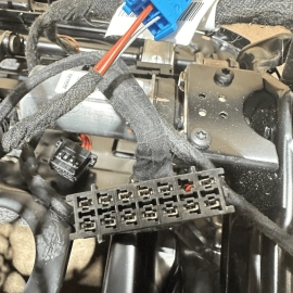 Mercedes W221 S550 2007-2013 Front Driver Lower Seat Frame & Bladder Bolster OEM Mercedes W221 S550 2007-2013 Front Driver Lower Seat Frame & Bladder Bolster OEM