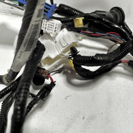 ACURA MDX 2017 - 2018 3.5L ENGINE ROOM DRIVER SIDE WIRE HARNESS & FUSE BOX OEM ACURA MDX 2017 - 2018 3.5L ENGINE ROOM DRIVER SIDE WIRE HARNESS & FUSE BOX OEM