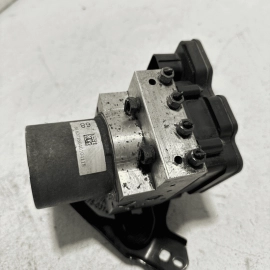 ACURA MDX 2017 - 2018  ABS ANTI LOCK BRAKE PUMP MODULE UNIT & BRACKET OEM ACURA MDX 2017 - 2018  ABS ANTI LOCK BRAKE PUMP MODULE UNIT & BRACKET OEM