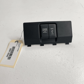2016-2018 Honda Pilot USB Trim Console Auxiliary Connector And Power Outlet