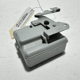 2010-2013 MERCEDES BENZ S550 CENTRAL LOCKING VACUUM VALVE PUMP TANK OEM