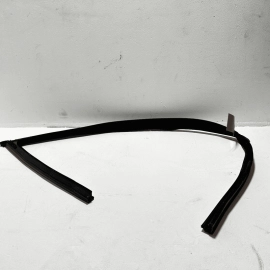 MERCEDES W221 S550 07-13 FRONT DRIVER DOOR WINDOW GLASS RUN CHANNEL SEAL OEM