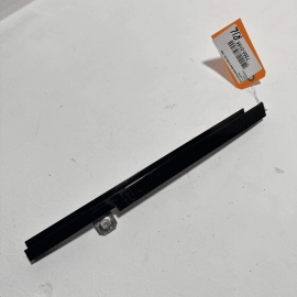 REAR LEFT SIDE DOOR WINDOW STAY BAR MOLDING OEM 07-13 Mercedes-Benz S-CLAS S550 REAR LEFT SIDE DOOR WINDOW STAY BAR MOLDING OEM 07-13 Mercedes-Benz S-CLAS S550
