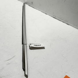 MERCEDES W221 S550 2007-2013 FRONT LEFT DRIVER SIDE DOOR WINDOW BELT MOLDING OEM