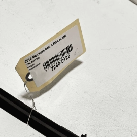 MERCEDES W221 S550 2007-2013 FRONT DRIVER SIDE DOOR LOWER WEATHERSTRIP SEAL OEM