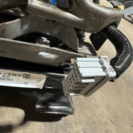 ACURA MDX 17-18 SH-AWD FRONT RIGHT PASSENGER SIDE SEAT TRACK ADJUST FRAME OEM ACURA MDX 17-18 SH-AWD FRONT RIGHT PASSENGER SIDE SEAT TRACK ADJUST FRAME OEM