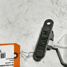 2007-2013 MERCEDES W221 S600 S550 REAR PASSENGER SIDE LOWER DOOR HINGE OEM =799=