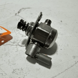 2012 - 2017 MERCEDES S550 S63 AMG Right Side High Pressure Fuel Pump OEM