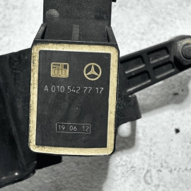 07-13 MERCEDES S550 W221 FRONT SUSPENSION RIDE LEVEL HEIGHT SENSOR & BRACKET OEM
