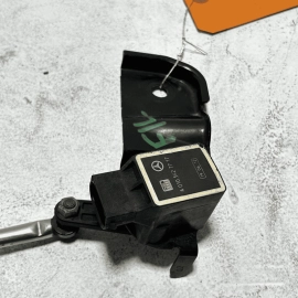 07-13 MERCEDES S550 W221 FRONT SUSPENSION RIDE LEVEL HEIGHT SENSOR & BRACKET OEM