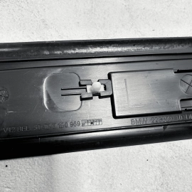 BMW 750LI 09-15 F02 FRONT LEFT OR RIGHT DOOR SILL STEP SCUFF PLATE COVER TRIM BMW 750LI 09-15 F02 FRONT LEFT OR RIGHT DOOR SILL STEP SCUFF PLATE COVER TRIM