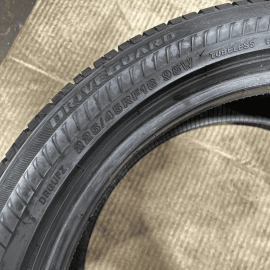 USED Bridgestone DriveGuard 225/45 R18 Tire 95W M+S Extra Load 7/32