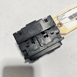 2018-2019-2020 TOYOTA CAMRY XLE Seat Temperature Heater Control Switch OEM