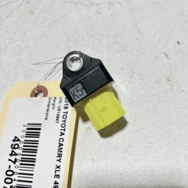 18-24 TOYOTA CAMRY REAR / RIGHT OR LEFT SIDE CENTER IMPACT CRASH SENSOR OEM 1PCS
