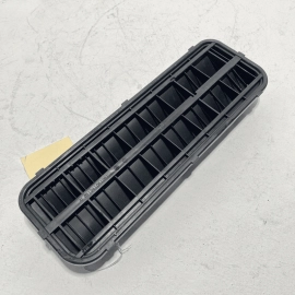 BMW 750 F02 REAR LEFT OR RIGHT QUARTER AIR DRAFTER PRESSURE VENT GRILLE 2010-15