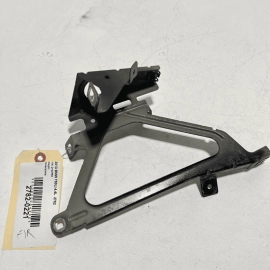 2009-2015 BMW 750 LI FRONT PASSENGER SIDE FENDER SUPPORT MOUNT BRACKET OEM =416=
