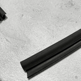 2018-2023 TOYOTA CAMRY FRONT LEFT WINDOW RUN CHANNEL WEATHERSTRIP SEAL OEM