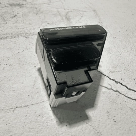 2021-2024 TOYOTA CAMRY SE DASH DASHBOARD PASSENGER STATUS INDICATOR OEM 2021-2024 TOYOTA CAMRY SE DASH DASHBOARD PASSENGER STATUS INDICATOR OEM