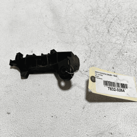 2018-2024 TOYOTA CAMRY REAR RIGHT PASSENGER TAILLIGHT MOUNT BRACKET SUPPORT OEM