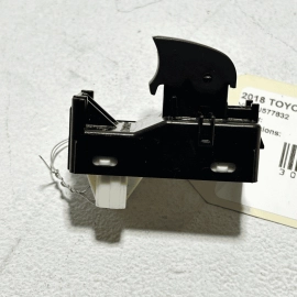 TOYOTA CAMRY 15-21 HIGHLANDER REAR DRIVER OR PASSENGER SIDE DOOR WINDOW SWITCH