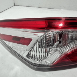 2018 - 2020 TOYOTA CAMRY LE OUTER TAILLIGHT LAMP REAR LEFT DRIVER SIDE OEM