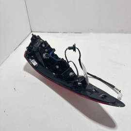 2018 - 2020 TOYOTA CAMRY LE OUTER TAILLIGHT LAMP REAR RIGHT PASSENGER SIDE OEM