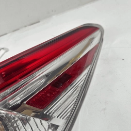 2018 - 2020 TOYOTA CAMRY LE OUTER TAILLIGHT LAMP REAR RIGHT PASSENGER SIDE OEM