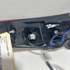 2018 - 2020 TOYOTA CAMRY LE OUTER TAILLIGHT LAMP REAR RIGHT PASSENGER SIDE OEM