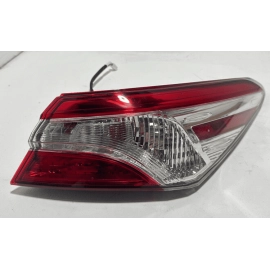 2018 - 2020 TOYOTA CAMRY LE OUTER TAILLIGHT LAMP REAR RIGHT PASSENGER SIDE OEM