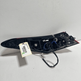 2018 - 2020 TOYOTA CAMRY LE OUTER TAILLIGHT LAMP REAR RIGHT PASSENGER SIDE OEM