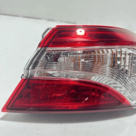 2018 - 2020 TOYOTA CAMRY LE OUTER TAILLIGHT LAMP REAR RIGHT PASSENGER SIDE OEM