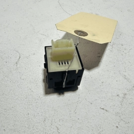 2015-2024 TOYOTA CAMRY LE DOOR LOCK & UNLOCK SWITCH FRONT RIGHT SIDE OEM 2015-2024 TOYOTA CAMRY LE DOOR LOCK & UNLOCK SWITCH FRONT RIGHT SIDE OEM