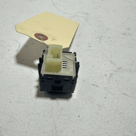 2015-2024 TOYOTA CAMRY LE DOOR LOCK & UNLOCK SWITCH FRONT RIGHT SIDE OEM 2015-2024 TOYOTA CAMRY LE DOOR LOCK & UNLOCK SWITCH FRONT RIGHT SIDE OEM