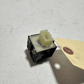 2015-2024 TOYOTA CAMRY LE DOOR LOCK & UNLOCK SWITCH FRONT RIGHT SIDE OEM 2015-2024 TOYOTA CAMRY LE DOOR LOCK & UNLOCK SWITCH FRONT RIGHT SIDE OEM