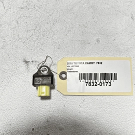 TOYOTA CAMRY 18-22 REAR CENTER LEFT OR RIGHT SIDE IMPACT CRASH SENSOR OEM 1PCS