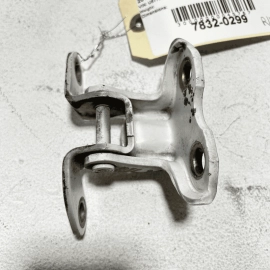 TOYOTA CAMRY 2018-2023 REAR LEFT DRIVER SIDE UPPER DOOR HINGE OEM *040*