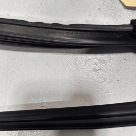 2017-2020 FORD FUSION REAR LEFT DRIVER DOOR WINDOW GLASS RUN CHANNEL SEAL O