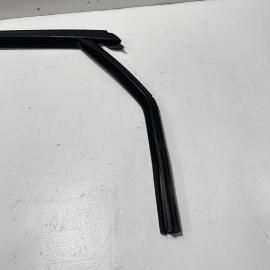 2017-2020 FORD FUSION REAR LEFT DRIVER DOOR WINDOW GLASS RUN CHANNEL SEAL O