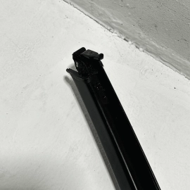 2016-2022 HONDA PILOT FRONT DRIVER SIDE DOOR WINDOW GLASS SASH CHANNEL GUIDE OEM