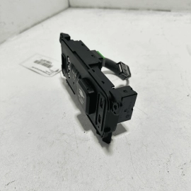 2016-2018 HONDA PILOT OVERHEAD CONSOLE AUXILIARY JACK USB PORT MEDIA HUB OEM