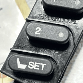2016-2022 HONDA PILOT FRONT LEFT DRIVER SIDE SEAT MEMORY SWITCH OEM