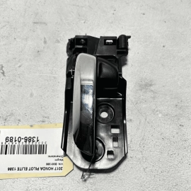 HONDA PILOT 2016 - 2022 FRONT LEFT DRIVER SIDE INTERIOR DOOR HANDLE OEM HONDA PILOT 2016 - 2022 FRONT LEFT DRIVER SIDE INTERIOR DOOR HANDLE OEM