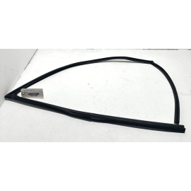 2018 TOYOTA CAMRY LE WINDOW GLASS RUN CHANNEL SEAL FRONT PASSENGER SIDE OEM