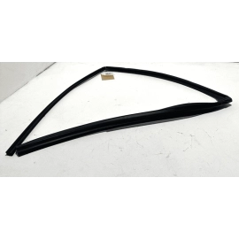 2018  TOYOTA CAMRY LE WINDOW GLASS RUN CHANNEL SEAL  REAR RIGHT SIDE OEM 2018  TOYOTA CAMRY LE WINDOW GLASS RUN CHANNEL SEAL  REAR RIGHT SIDE OEM
