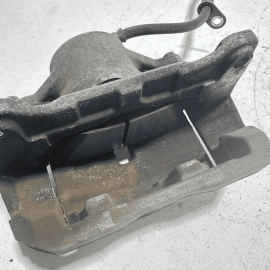 2018-2019 Toyota Camry LE Front Passenger Side Disc Brake Caliper Assembly OEM