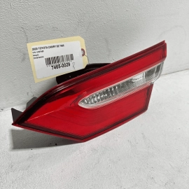 2018 - 2020 TOYOTA CAMRY REAR RIGHT PASSENGER SIDE INNER TAILLIGHT LAMP OEM
