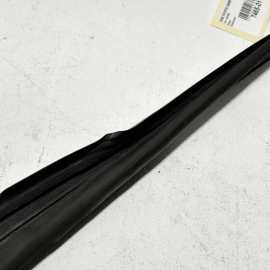 2018 - 2022 TOYOTA CAMRY FRONT PASSENGER SIDE WINDOW GLASS RUN CHANNEL SEAL OEM