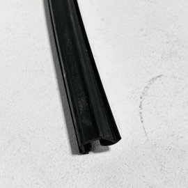 2018 - 2022 TOYOTA CAMRY FRONT PASSENGER SIDE WINDOW GLASS RUN CHANNEL SEAL OEM
