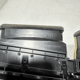 2018-2019-2020 TOYOTA CAMRY SE DASH DASHBOARD CENTER OUTER AIR VENT GRILLE OEM
